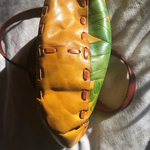 Vintage tooled leather toucan crossbody purse - Picture 6 of 13